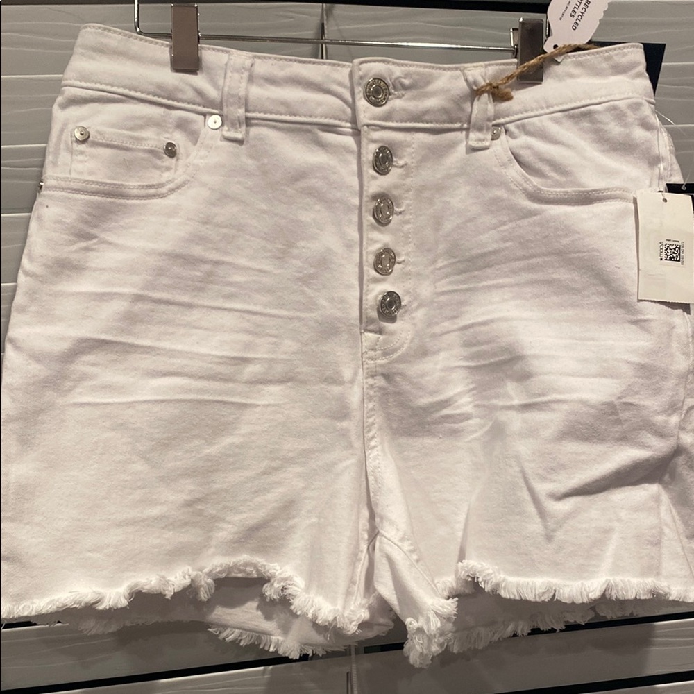 Indigo Rein Women White Button Shorts